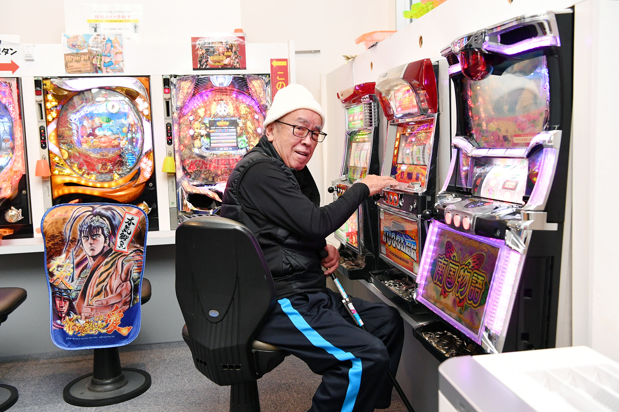 パチンコで遊ぶ